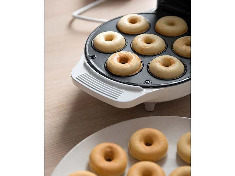 Rosenstein & Söhne Waffeleisen Donut:Mini-Donut-Maker, Antihaftbeschichtet, 1.000 Watt Versandrückläufer 9 Rosenstein & Söhne Waffeleisen Donut:Mini-Donut-Maker, Antihaftbeschichtet, 1.000 Watt Versandrückläufer – Bild 7