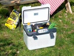 Xcase Elektrokühlbox:Thermoelektrische Kühl-/Wärmebox, LED-Anzeige, 12/24 & 230 V, 19 Liter 17 Xcase Elektrokühlbox:Thermoelektrische Kühl-/Wärmebox, LED-Anzeige, 12/24 & 230 V, 19 Liter -Rosenstein & Söhne Shop nx7534 5