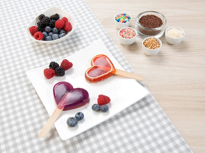 Rosenstein & Söhne Stieleisformen Silikon:Silikon-Form Für 2 Herz-Eis Am Stiel, Je 80 Ml, Mit 24 Holzstielen 7 Rosenstein & Söhne Stieleisformen Silikon:Silikon-Form Für 2 Herz-Eis Am Stiel, Je 80 Ml, Mit 24 Holzstielen – Bild 5